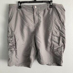REI Women's Outdoor Shorts
Grey Size 16 Big Pockets